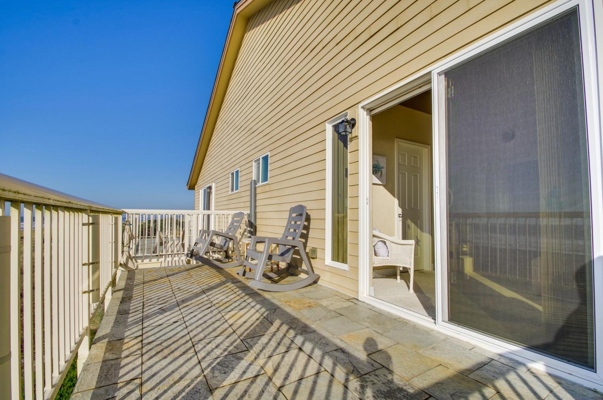 Quiet Waterfront Escape With Hot Tub And Beach Access! Gold Beach Dış mekan fotoğraf